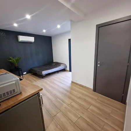En Bord De Avec Jardin Proche De Montpellier Apartment